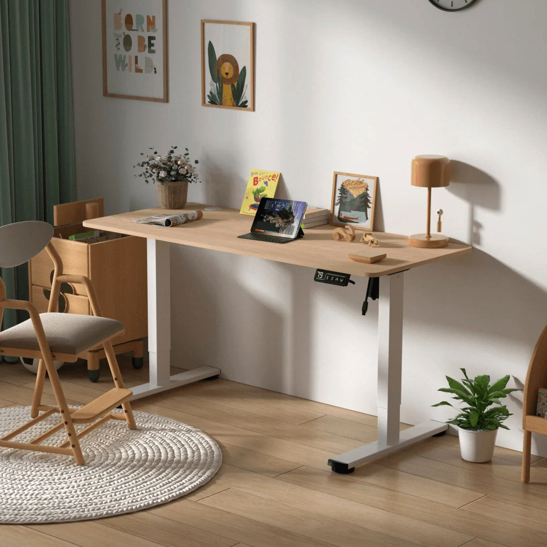 Basic Höhenverstellbarer Schreibtisch mit Entire Board Desktop